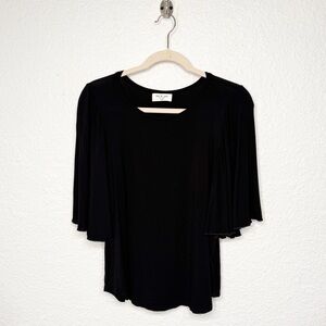 KIM & CAMI BLACK SHORT FLUTTER SLEEVE SZ S